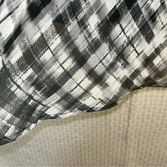 Logo Lori Goldstein Top Womens Small Black White Gray Diagonal Plaid Sheer Front - Picture 7 of 9